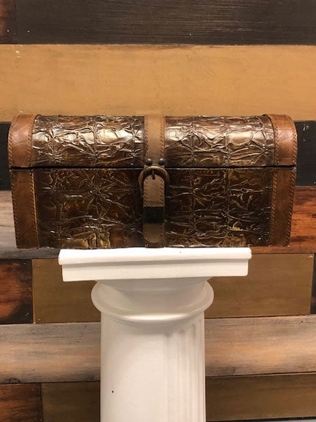Textured Mini Trunk