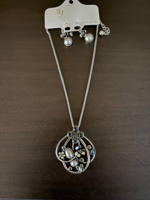 Vintage Inspired Flower Pendant